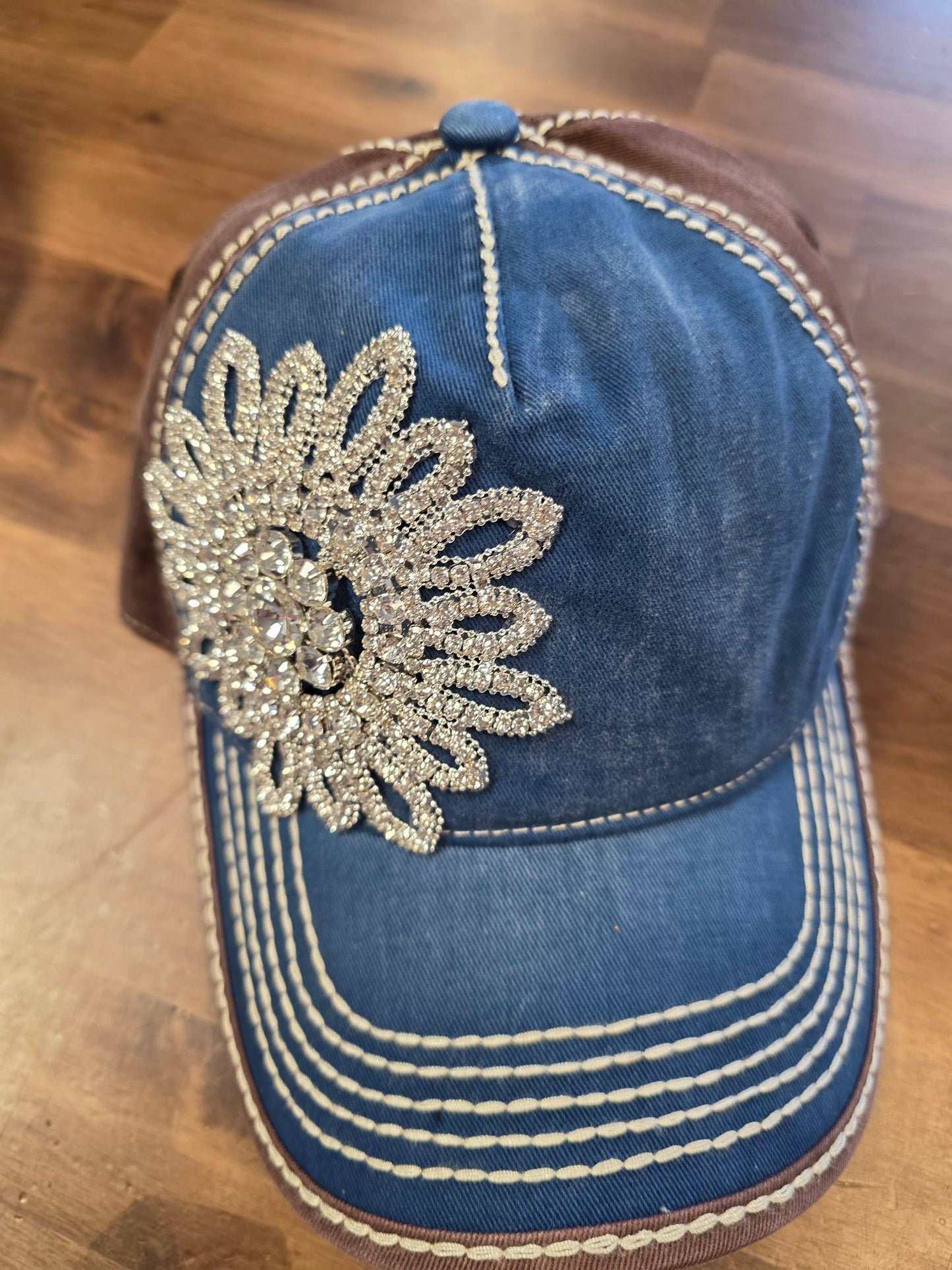 Olive & Pique Starburst Hat