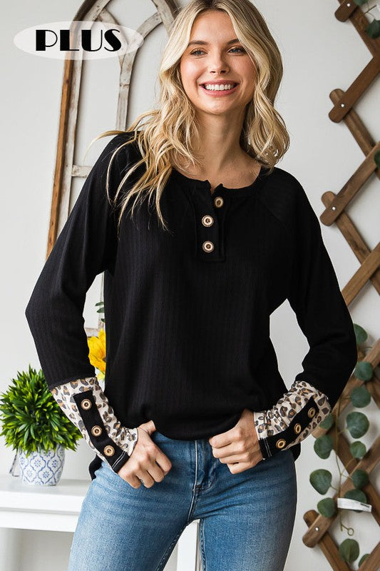 ANIMAL CONTRAST BUTTON FRONT TOP