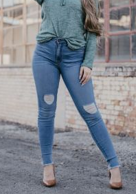 LIGHT WASH RIPPED SKINNY JEANS W ZIPPER